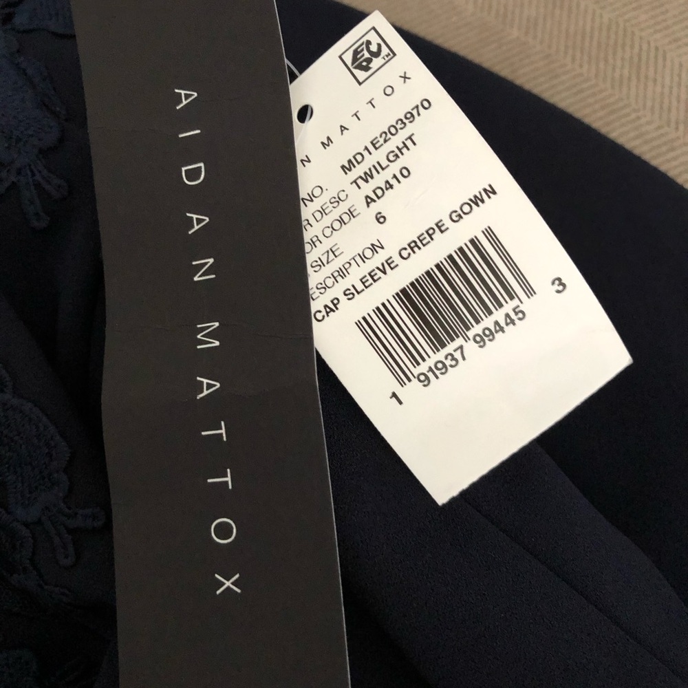 Aidan Mattox Gown - Picture 11 of 12